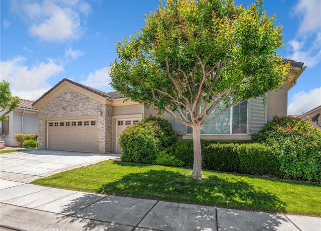 Property at 19301 Galloping Hill Rd, Apple Valley, CA 92308, 2 beds, 2.5 baths