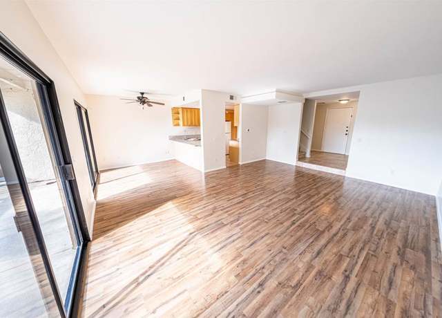 Property at 2374 caringa Unit B, Carlsbad, CA 92009, 2 beds, 2.5 baths