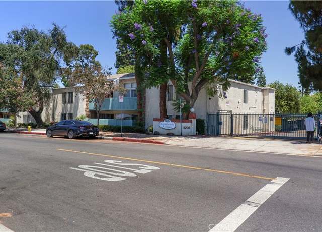 Property at 5700 Etiwanda Ave #105, Tarzana, CA 91356, 3 beds, 2 baths