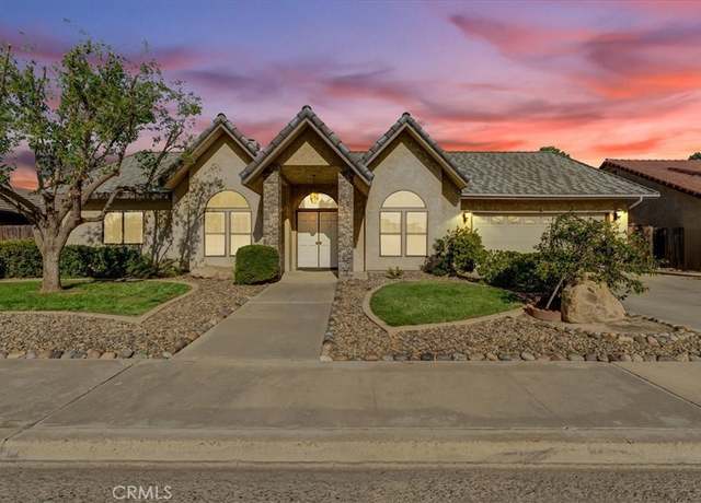 Property at 1219 University Ave, Hanford, CA 93230, 3 beds, 2 baths