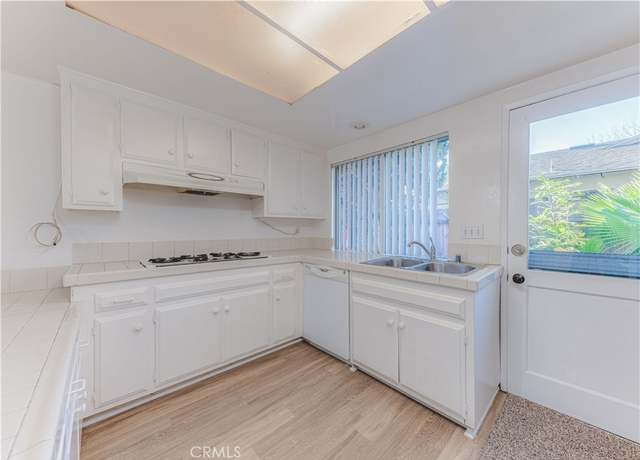 Property at 2726 W Orion Ave, Santa Ana, CA 92704, 9 beds, 6 baths