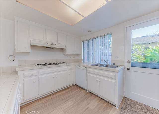 Property at 2726 W Orion Ave, Santa Ana, CA 92704, 9 beds, 6 baths