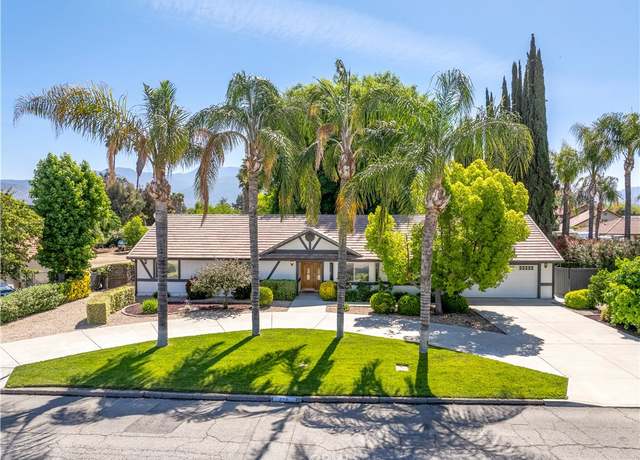 Property at 274 N Hemet St, Hemet, CA 92544, 5 beds, 3 baths