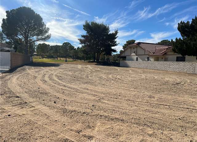 Property at 14789 Greenbriar Dr, Helendale, CA 92342