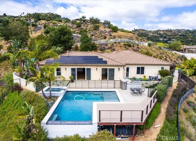 Property at 2836 Mesa Grove Rd, Fallbrook, CA 92028, 4 beds, 3.5 baths