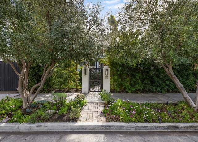 Property at 8260 Oakwood Ave, Los Angeles, CA 90048, 2 beds, 3 baths