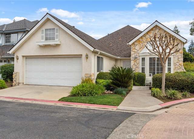 Property at 6624 N Wembley Dr, Fresno, CA 93711, 3 beds, 3 baths
