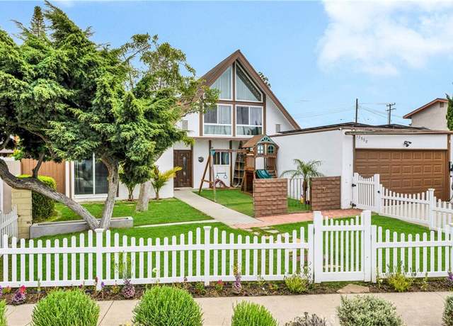 Property at 17550 Chestnut St, Fountain Valley, CA 92708, 5 beds, 3 baths