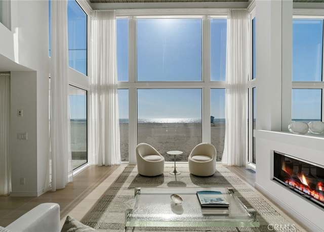 Property at 3557 Ocean Dr, Oxnard, CA 93035, 3 beds, 2.5 baths