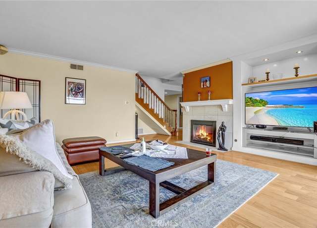 Property at 4612 Wolfe Way, Woodland Hills, CA 91364, 4 beds, 3 baths
