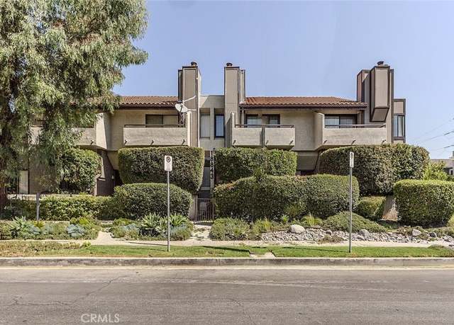 Property at 18843 Hatteras St #2, Tarzana, CA 91356, 2 beds, 2.5 baths