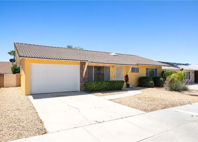 Property at 1121 W Mayberry Ave, Hemet, CA 92543, 2 beds, 2 baths