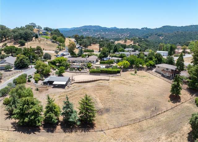 Property at 8950 Balboa Rd, Atascadero, CA 93422, 6 beds, 4 baths