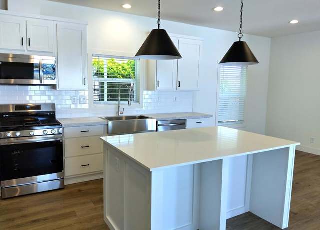 Property at 718 Sycamore Ave #170, Vista, CA 92081, 3 beds, 2 baths