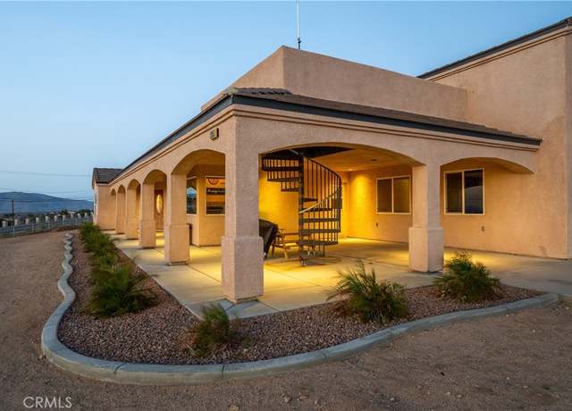 Property at 23053 Roundup Way, Apple Valley, CA 92308, 3 beds, 2.5 baths