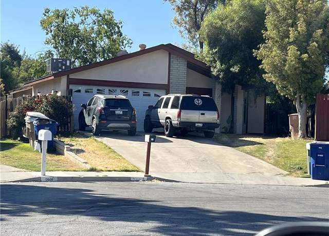 Property at 2605 Auburn Ct, Bakersfield, CA 93306, 3 beds, 2 baths