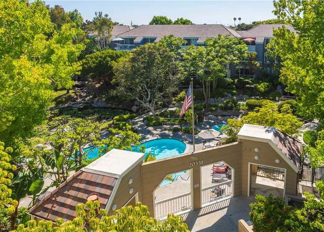 Property at 20331 Bluffside Cir Unit A407, Huntington Beach, CA 92646, 1 bath