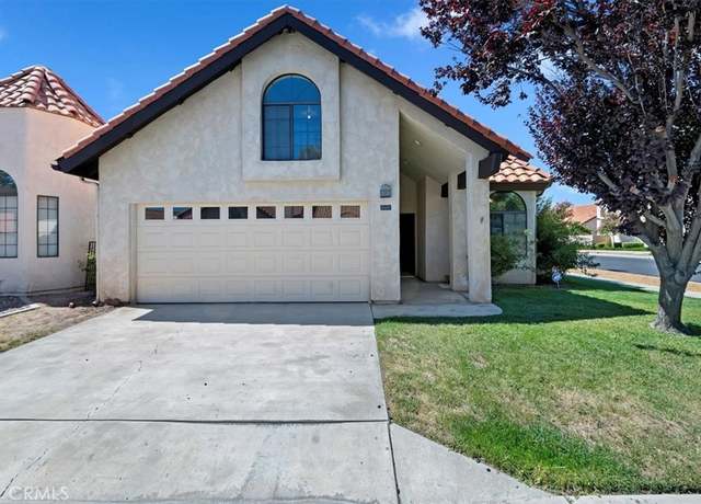 Property at 19229 Pine Way, Apple Valley, CA 92308, 2 beds, 3 baths