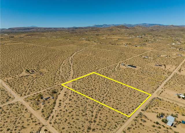 Property at 56300 Encantado Rd, Landers, CA 92285