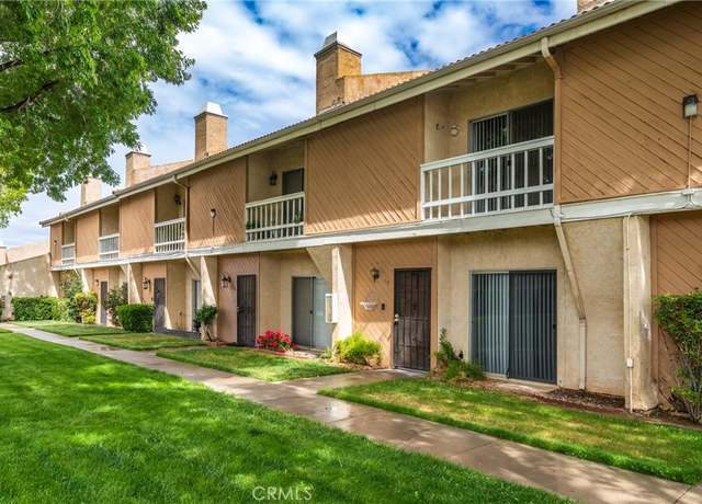 Property at 16465 Green Tree Blvd #19, Victorville, CA 92395, 3 beds, 2.5 baths