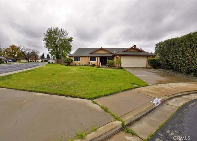 Property at 465 Mike Ct, Lemoore, CA 93245, 3 beds, 2 baths