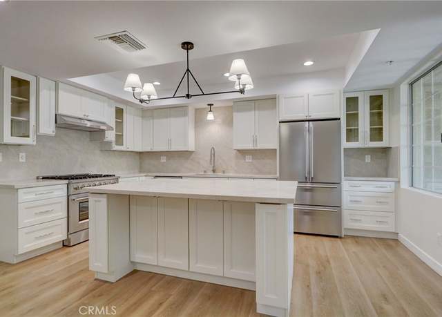 Property at 3236 Honolulu Ave #101, La Crescenta, CA 91214, 3 beds, 2.5 baths