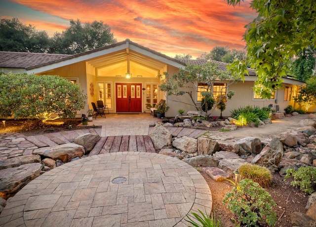 Property at 1285 Hidden Oaks Trl, Vista, CA 92084, 4 beds, 3 baths