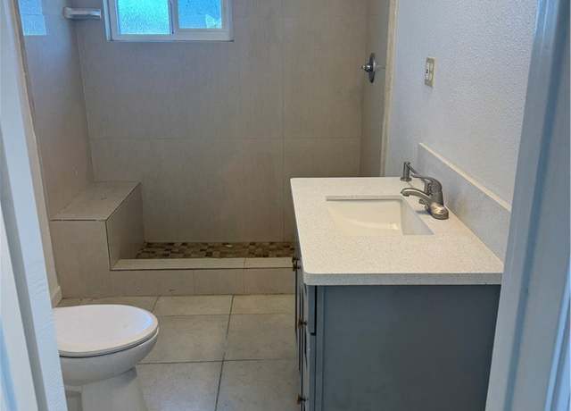 Property at 2605 Pacheco Rd, Bakersfield, CA 93304, 3 beds, 2 baths
