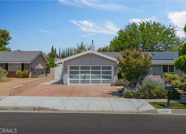 Property at 39718 Country Club Dr, Palmdale, CA 93551, 3 beds, 2 baths