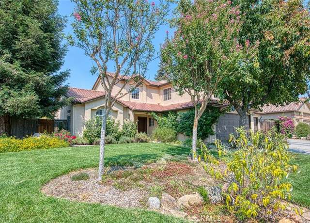 Property at 365 W Goshen Ave, Clovis, CA 93611, 4 beds, 3 baths