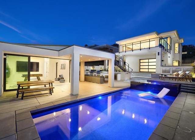 Property at 537 N Granados Ave, Solana Beach, CA 92075, 6 beds, 5.5 baths