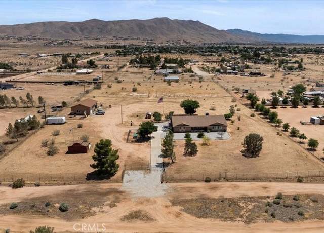 Property at 22025 Del Oro Rd, Apple Valley, CA 92308, 4 beds, 3 baths