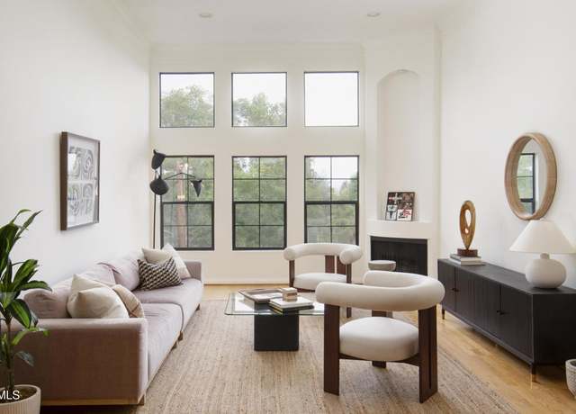 Property at 12603 Moorpark St #303, Studio City, CA 91604, 3 beds, 2 baths