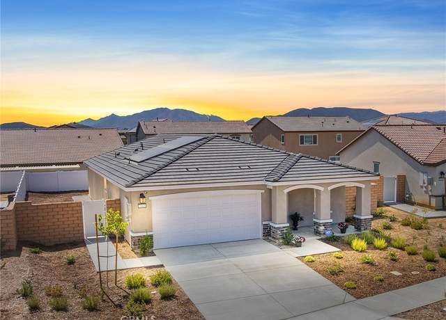 Property at 1943 Auger Pl, Hemet, CA 92545, 4 beds, 2 baths