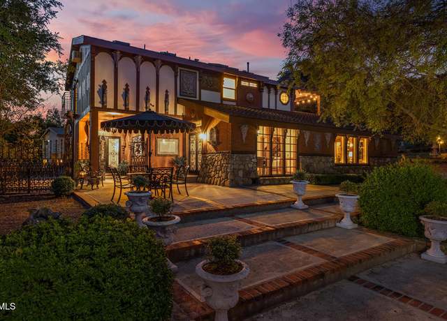 Property at 10484 Creek Rd, Oak View, CA 93022, 4 beds, 3.5 baths