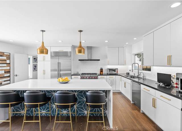 Property at 8215 Calabar Ave, Playa Del Rey, CA 90293, 4 beds, 2.5 baths