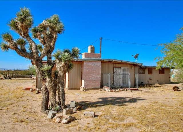 Property at 62105 Moon Dr, Joshua Tree, CA 92252, 1 bed, 2 baths