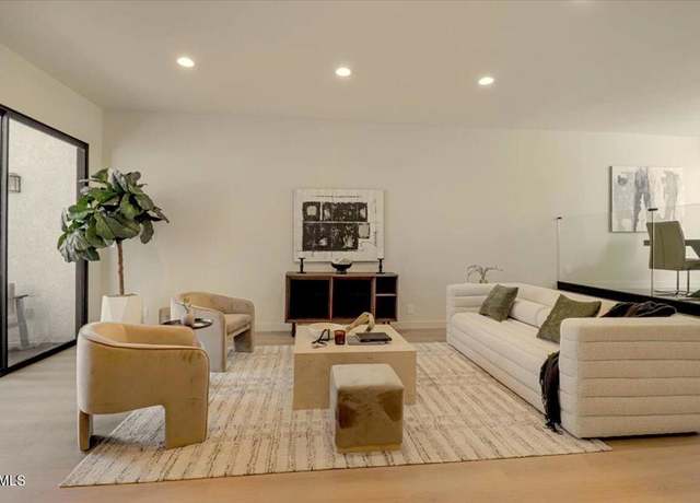 Property at 10720 Ohio Ave #5, Los Angeles, CA 90024, 3 beds, 3 baths