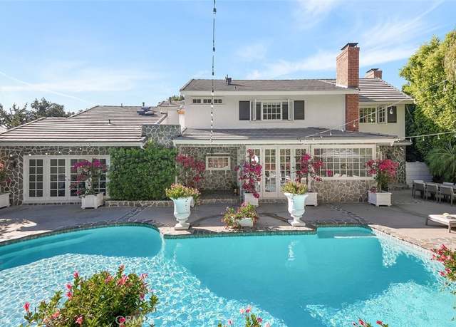 Property at 3228 Berry Dr, Studio City, CA 91604, 4 beds, 4.5 baths