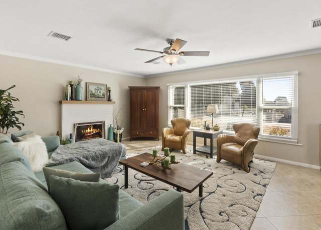 Property at 2422 Chatsworth Blvd, Point Loma, CA 92106, 4 beds, 3 baths