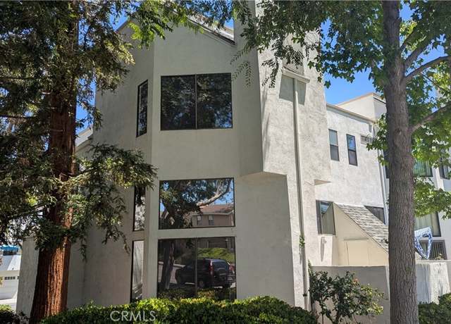 Property at 152 N Singingwood St #6, Orange, CA 92869, 2 beds, 2.5 baths