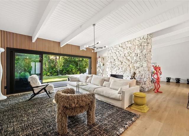 Property at 5700 El Canon Ave, Woodland Hills, CA 91367, 3 beds, 3 baths