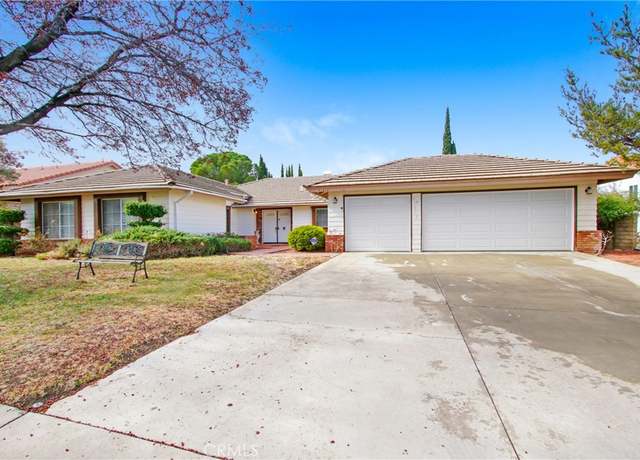Property at 41253 Chestnut St, Palmdale, CA 93551, 4 beds, 2.5 baths