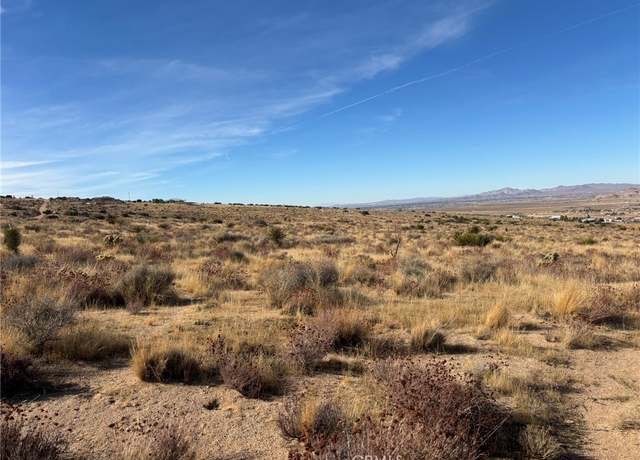 Property at 21 Luna Mountain Rd, Apple Valley, CA 92308