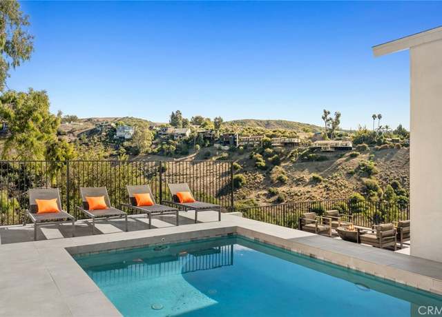 Property at 1445 Mar Vista Way, Laguna Beach, CA 92651, 4 beds, 3.5 baths