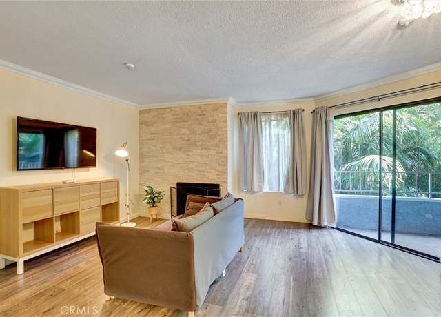 Property at 550 Orange Ave #212, Long Beach, CA 90802, 1 bed, 1 bath