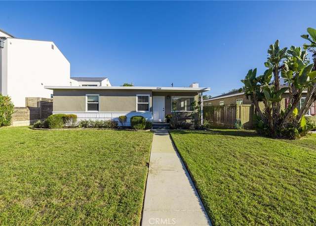 Property at 524 Tustin Ave, Newport Beach, CA 92663, 4 beds, 2 baths