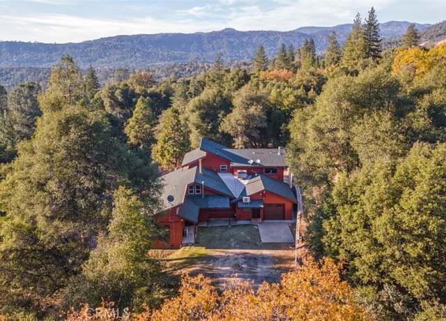 Property at 42203 Oak Ln, Oakhurst, CA 93644, 3 beds, 3 baths
