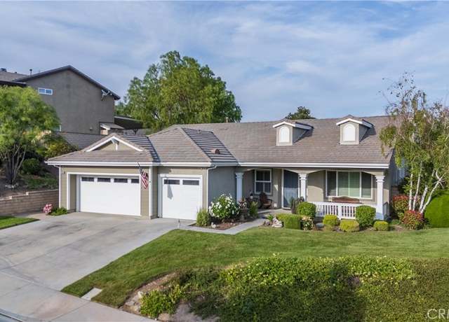 Property at 29320 Sequoia Rd, Canyon Country, CA 91387, 4 beds, 2.5 baths