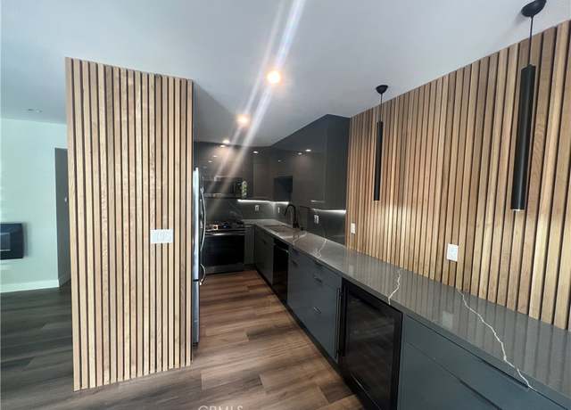 Property at 15344 Weddington St #102, Sherman Oaks, CA 91411, 2 beds, 2 baths